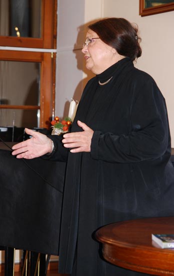 Елена Ополовникова, специалист в области деревянного архитектурного зодчества