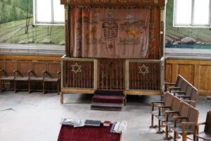 РАЗМЫШЛЕНИЯ НА ПОРОГЕ СУХУМСКОЙ СИНАГОГИ