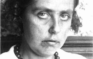 Ирина Кнорринг в статье “Прощальные гудки над Графской пристанью”